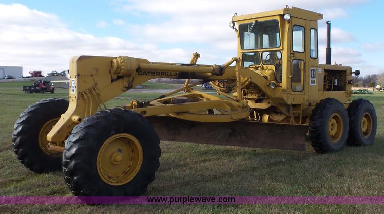 image for item J4592 1972 Caterpillar 14E motor grader