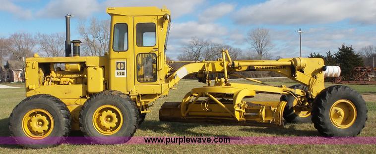 image for item J4592 1972 Caterpillar 14E motor grader