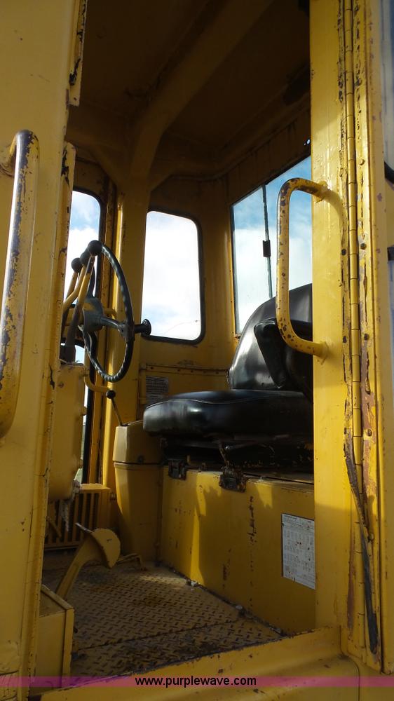 image for item J4592 1972 Caterpillar 14E motor grader