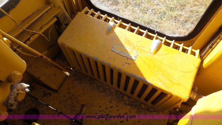 image for item J4592 1972 Caterpillar 14E motor grader