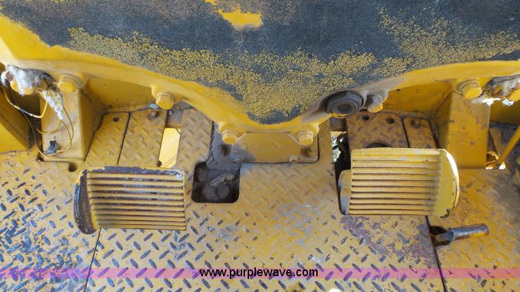 image for item J4592 1972 Caterpillar 14E motor grader