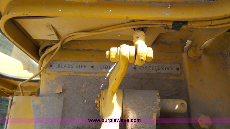 image for item J4592 1972 Caterpillar 14E motor grader