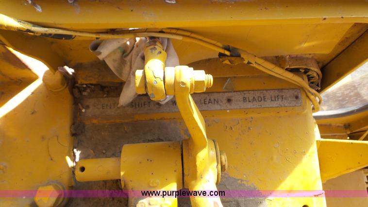 image for item J4592 1972 Caterpillar 14E motor grader