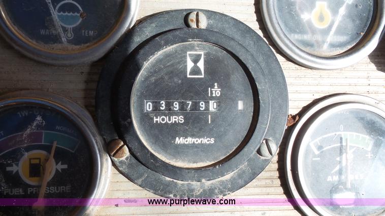 image for item J4592 1972 Caterpillar 14E motor grader