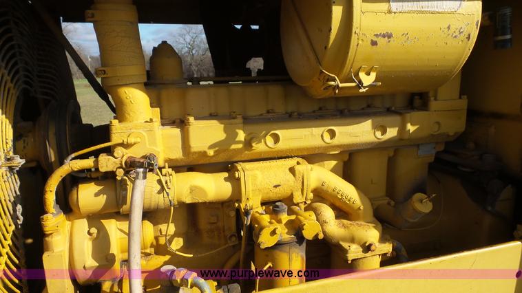 image for item J4592 1972 Caterpillar 14E motor grader