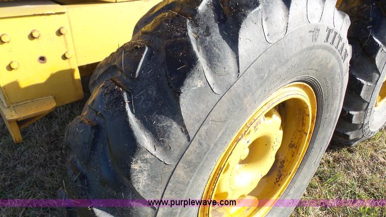 image for item J4592 1972 Caterpillar 14E motor grader