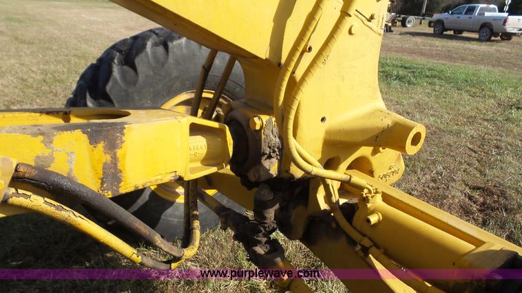 image for item J4592 1972 Caterpillar 14E motor grader