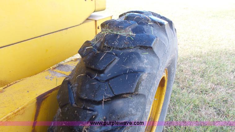 image for item J4592 1972 Caterpillar 14E motor grader