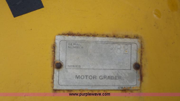 image for item J4592 1972 Caterpillar 14E motor grader