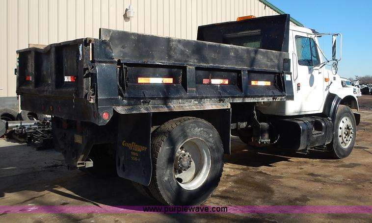 image for item J4606 1991 International 4900 dump truck
