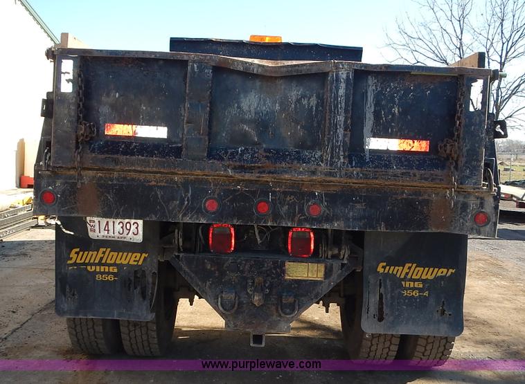 image for item J4606 1991 International 4900 dump truck