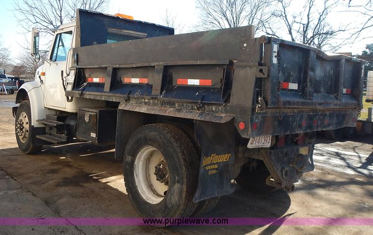 image for item J4606 1991 International 4900 dump truck
