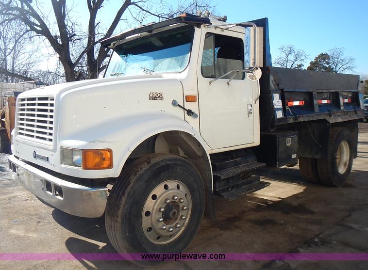 image for item J4606 1991 International 4900 dump truck