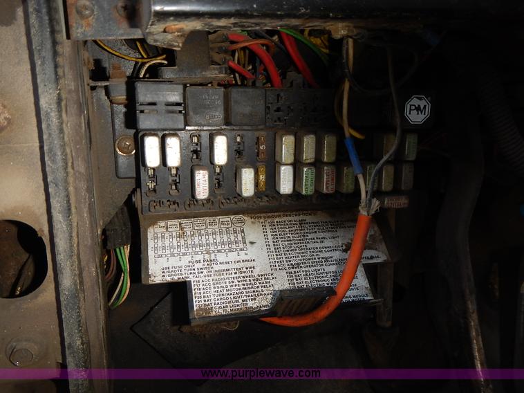 image for item J4606 1991 International 4900 dump truck