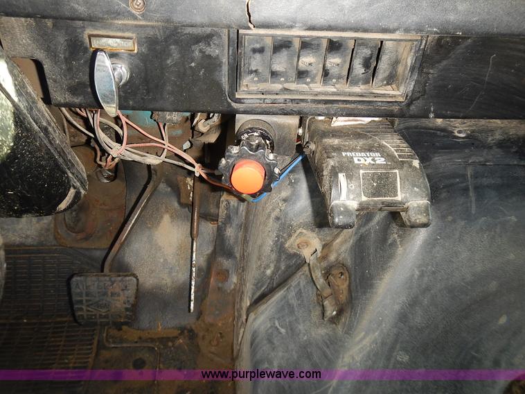 image for item J4606 1991 International 4900 dump truck