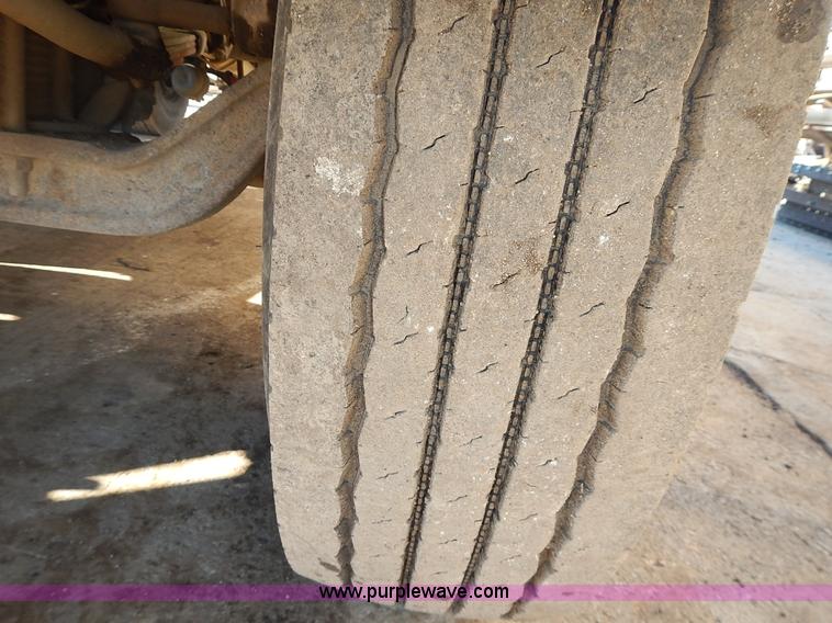 image for item J4606 1991 International 4900 dump truck