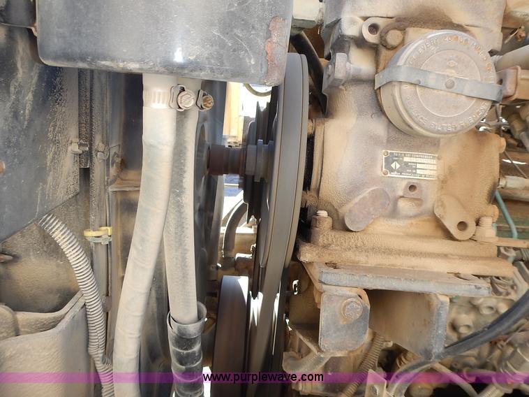 image for item J4606 1991 International 4900 dump truck