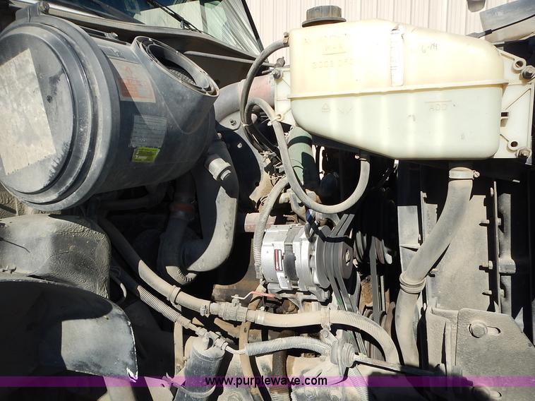 image for item J4606 1991 International 4900 dump truck