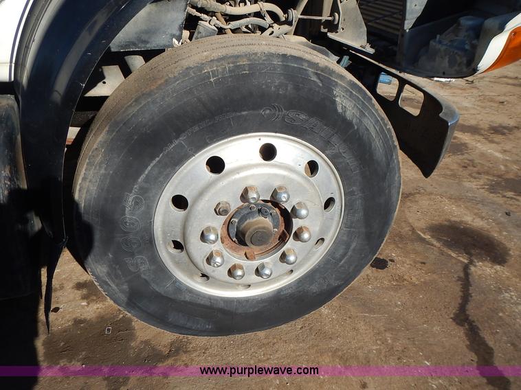 image for item J4606 1991 International 4900 dump truck