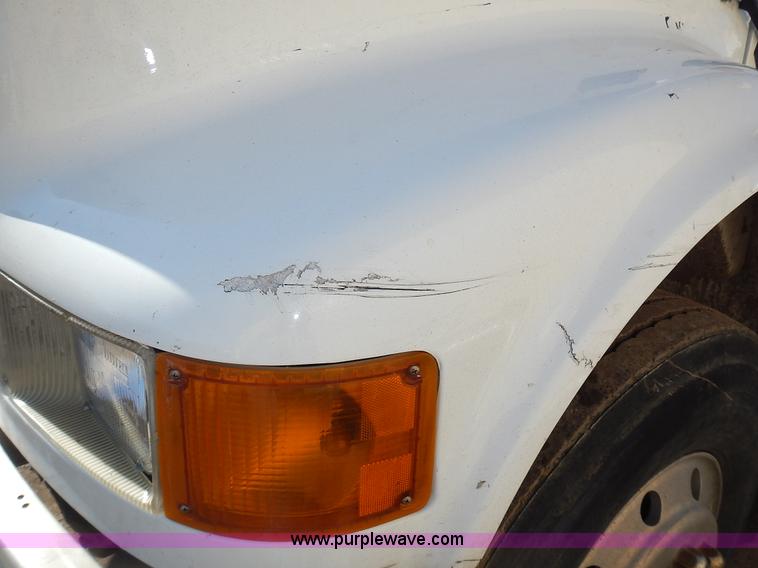 image for item J4606 1991 International 4900 dump truck