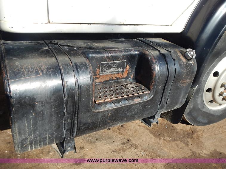 image for item J4606 1991 International 4900 dump truck