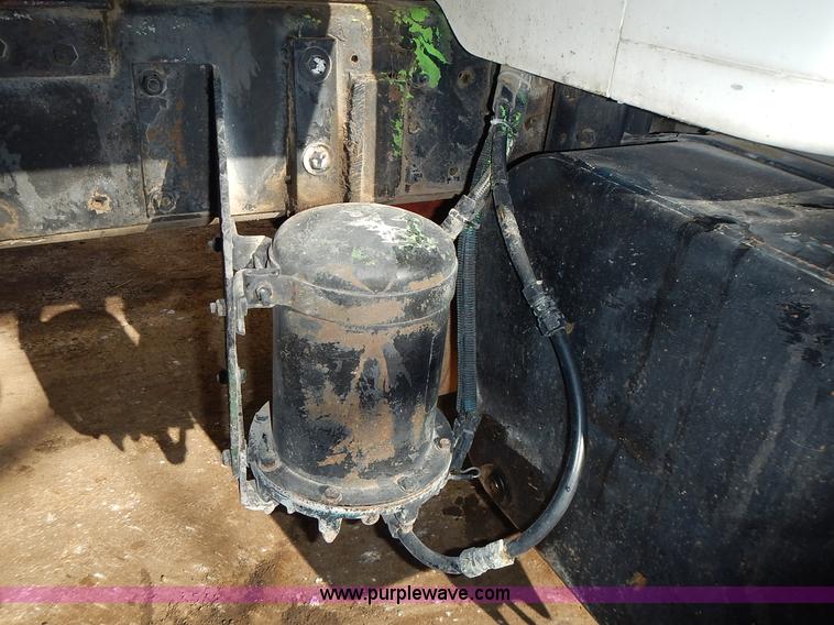 image for item J4606 1991 International 4900 dump truck