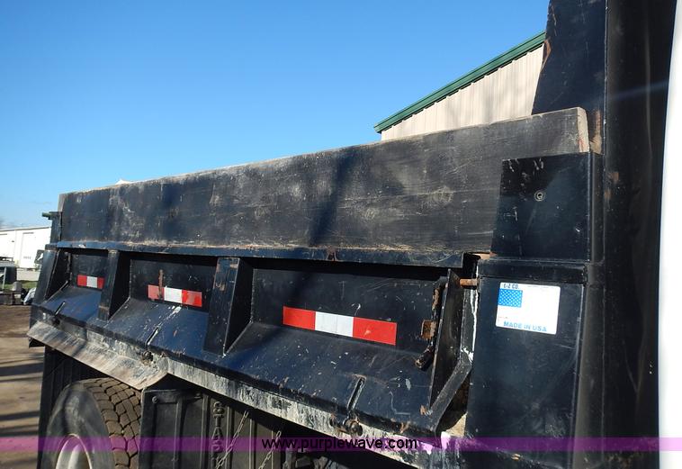 image for item J4606 1991 International 4900 dump truck