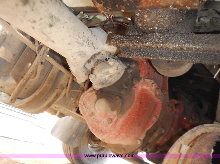 image for item J4606 1991 International 4900 dump truck