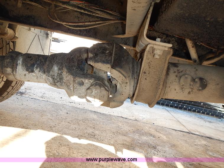 image for item J4606 1991 International 4900 dump truck