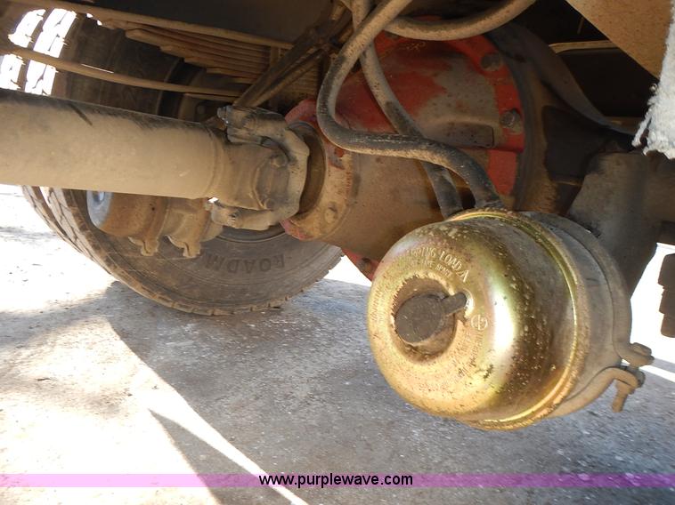 image for item J4606 1991 International 4900 dump truck