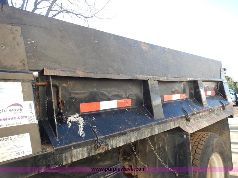 image for item J4606 1991 International 4900 dump truck