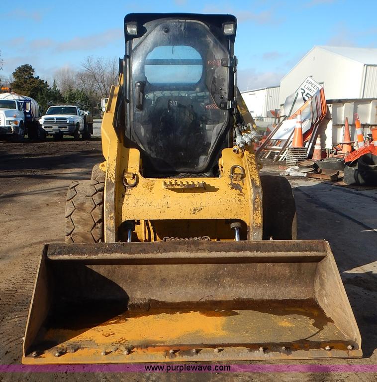 image for item J4607 2012 Caterpillar 272D skid steer