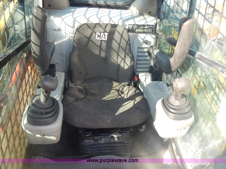 image for item J4607 2012 Caterpillar 272D skid steer