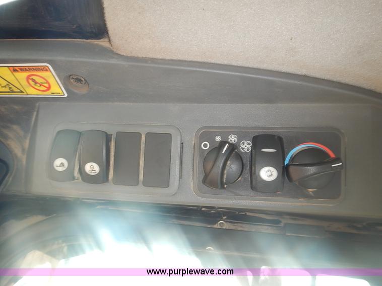 image for item J4607 2012 Caterpillar 272D skid steer