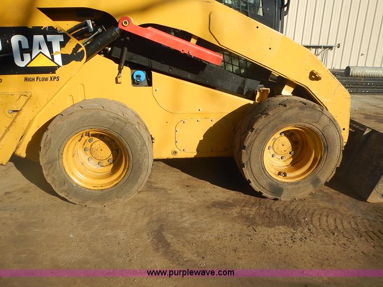 image for item J4607 2012 Caterpillar 272D skid steer