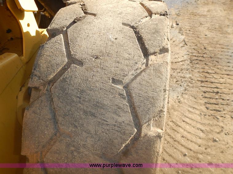 image for item J4607 2012 Caterpillar 272D skid steer