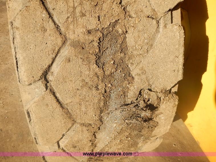 image for item J4607 2012 Caterpillar 272D skid steer