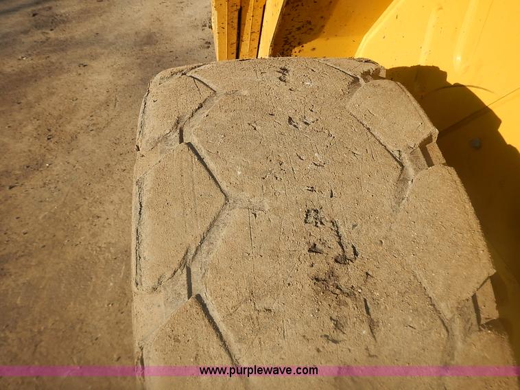 image for item J4607 2012 Caterpillar 272D skid steer