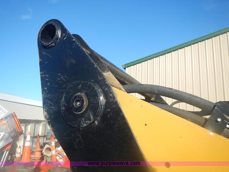 image for item J4607 2012 Caterpillar 272D skid steer