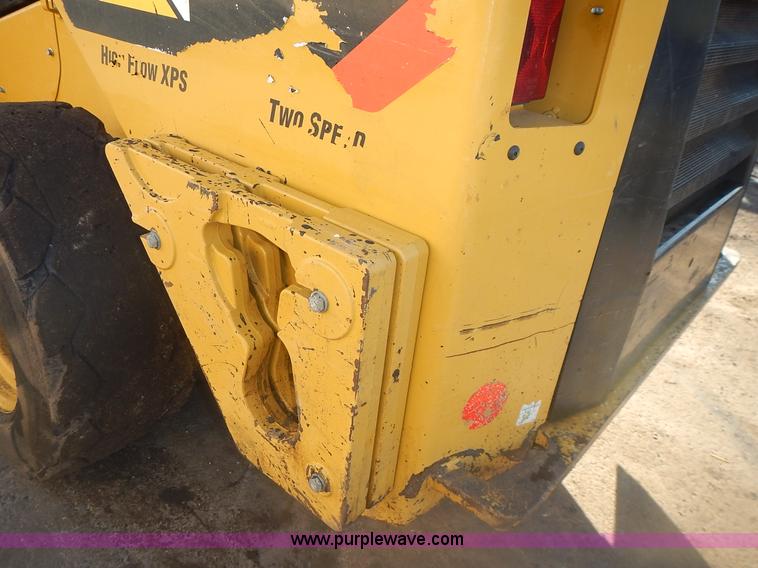 image for item J4607 2012 Caterpillar 272D skid steer