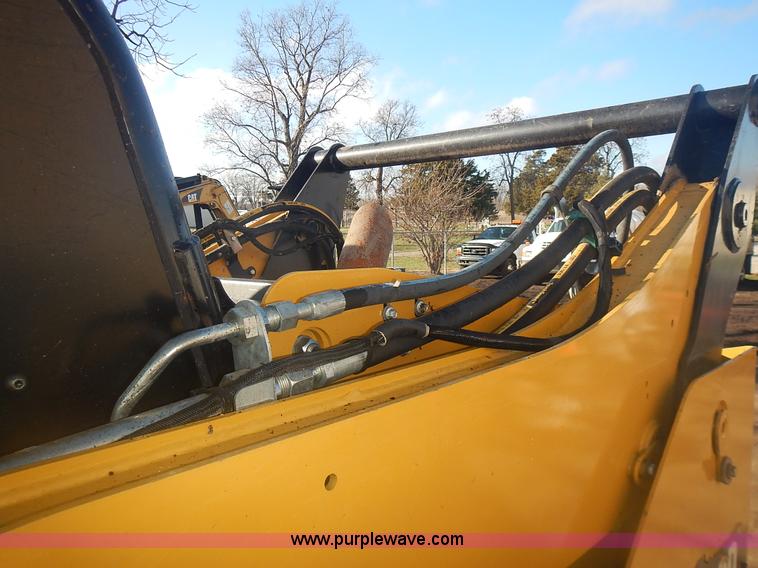 image for item J4607 2012 Caterpillar 272D skid steer