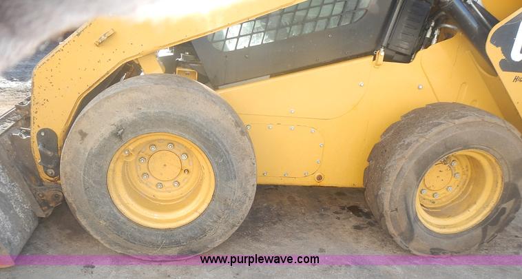 image for item J4607 2012 Caterpillar 272D skid steer