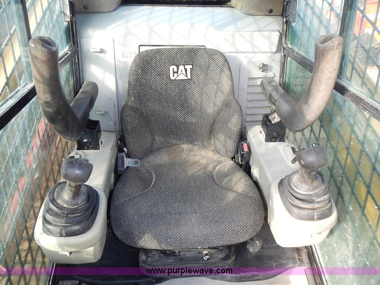 image for item J4743 2007 Caterpillar 277C skid steer