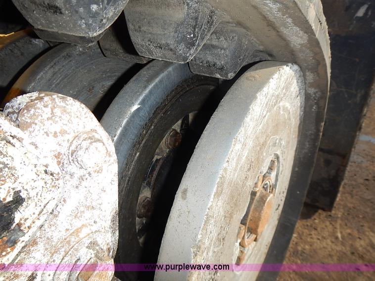 image for item J4743 2007 Caterpillar 277C skid steer