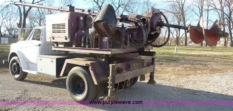 image for item J4745 1972 Chevrolet C50 hydra digger truck