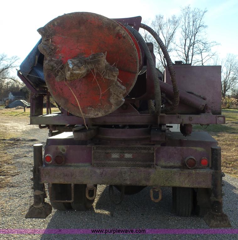 image for item J4745 1972 Chevrolet C50 hydra digger truck