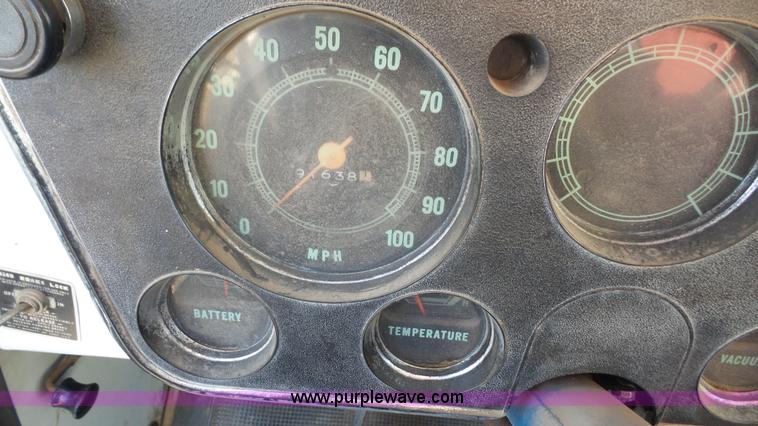 image for item J4745 1972 Chevrolet C50 hydra digger truck