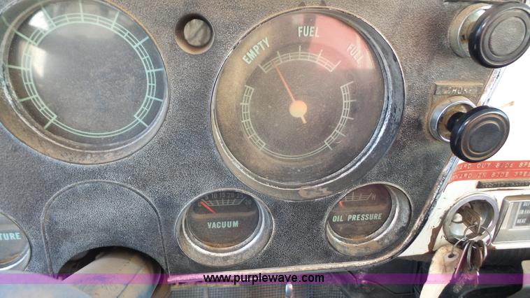 image for item J4745 1972 Chevrolet C50 hydra digger truck