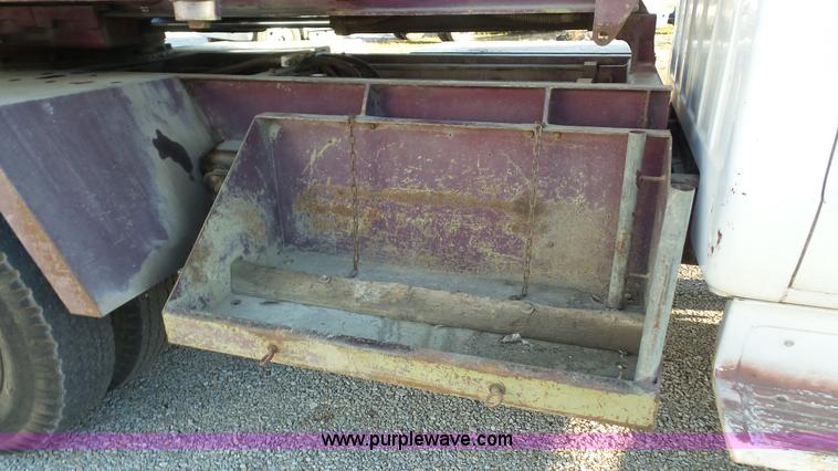 image for item J4745 1972 Chevrolet C50 hydra digger truck