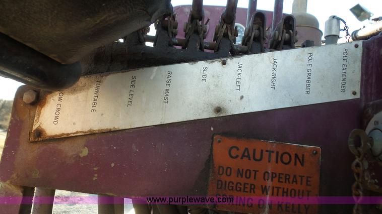 image for item J4745 1972 Chevrolet C50 hydra digger truck